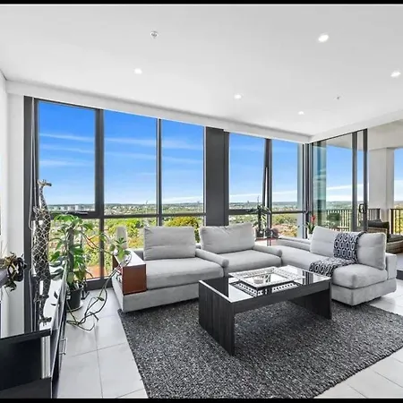 Modern Penthouse Like Shared Apartment With Ocean Views-2