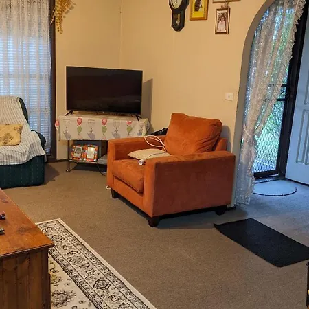 Bidwill Gardens - 2 Rooms A Private Room With A King-Size Bed Or Open Lounge Room Floor Mattress Shared Bathroom Free Kitchen Essentials Free Laundry Facilities Fast Nbn Wifi Hdtv Netflix, Youtube, Kayo Meal And Transport Service Available-2