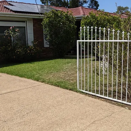 Bidwill Gardens - 2 Rooms A Private Room With A King-Size Bed Or Open Lounge Room Floor Mattress Shared Bathroom Free Kitchen Essentials Free Laundry Facilities Fast Nbn Wifi Hdtv Netflix, Youtube, Kayo Meal And Transport Service Available-3